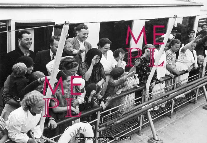: Germans from Bessarabia on the way to Germany, 1940 : Germans from Bessarabia on the way to Germany, 1940