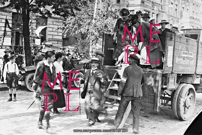: Germans on the way to the referendum in Marienwerder, 1920 : Germans on the way to the referendum in Marienwerder, 1920