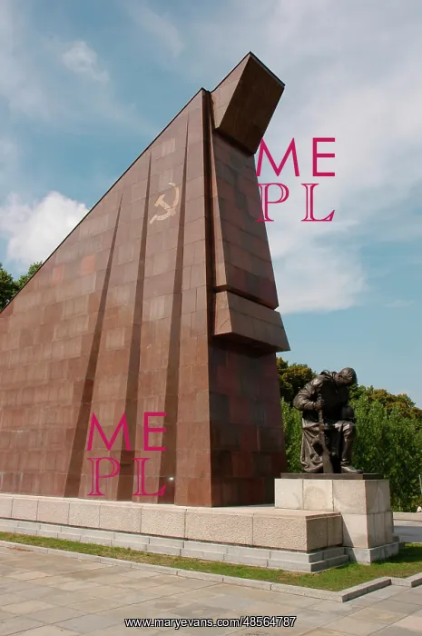 : Germany. Berlin. The Soviet Cenotaph in Treptower Park : Germany. Berlin. The Soviet Cenotaph in Treptower Park