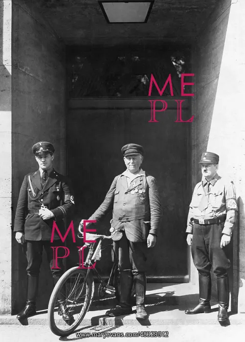 : Germany's oldest cyclist, 1933 : Germany's oldest cyclist, 1933