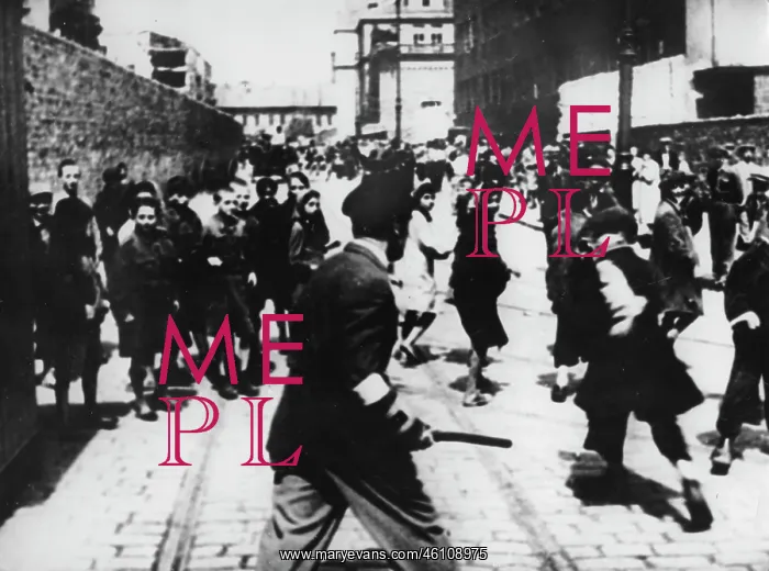 : The Ghetto of Warsaw before the uprising : The Ghetto of Warsaw before the uprising