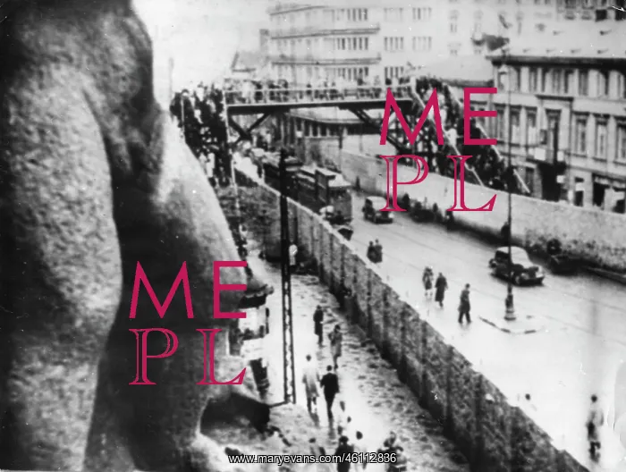 : The Ghetto of Warsaw before the uprising : The Ghetto of Warsaw before the uprising