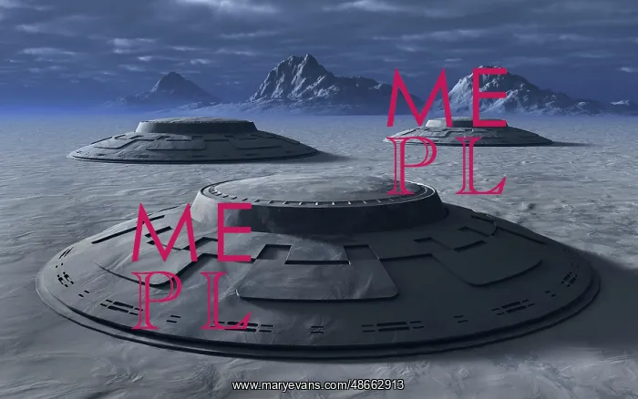 : Giant alien flying saucers on the ground in Antarctica : Giant alien flying saucers on the ground in Antarctica