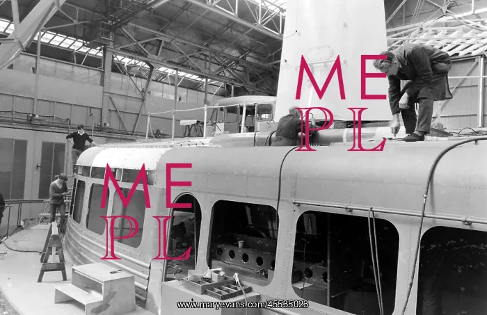 : Giant hovercraft under construction, Isle of Wight : Giant hovercraft under construction, Isle of Wight
