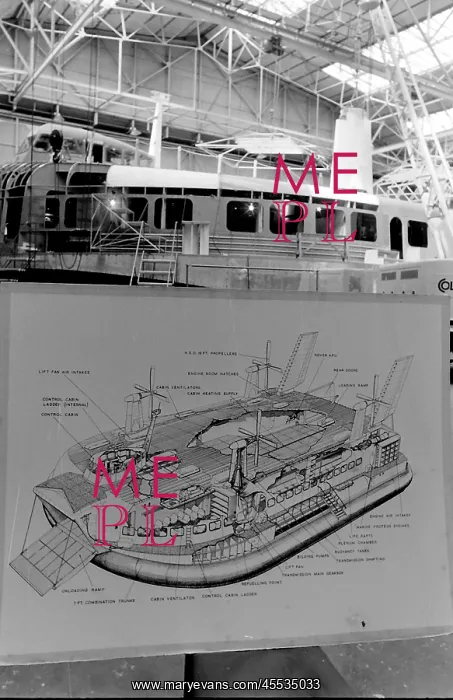 : Giant hovercraft under construction, Isle of Wight : Giant hovercraft under construction, Isle of Wight