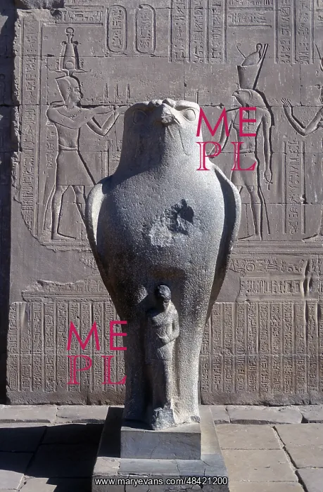 : Giant statue of the Ancient Egyptian falcon-headed : Giant statue of the Ancient Egyptian falcon-headed