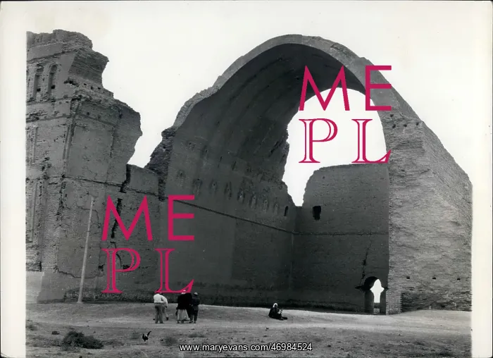 : Gigantic arch at Ctesiphon, Iraq : Gigantic arch at Ctesiphon, Iraq