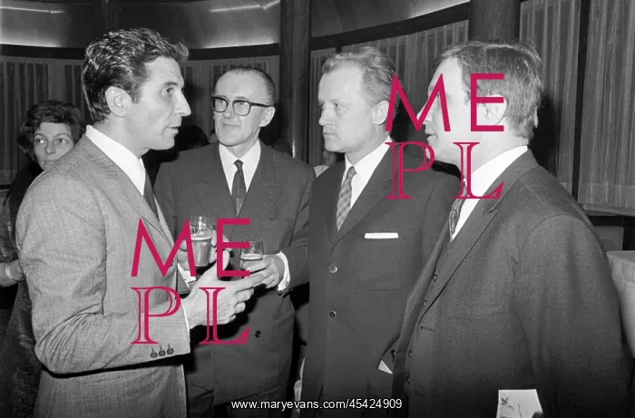 : Gilbert Becaud - Jiri Suchy - Jiri Slitr : Gilbert Becaud - Jiri Suchy - Jiri Slitr