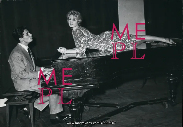 : Gilbert Becaud, singer, and Brigitte Bardot, actress, Geneva : Gilbert Becaud, singer, and Brigitte Bardot, actress, Geneva