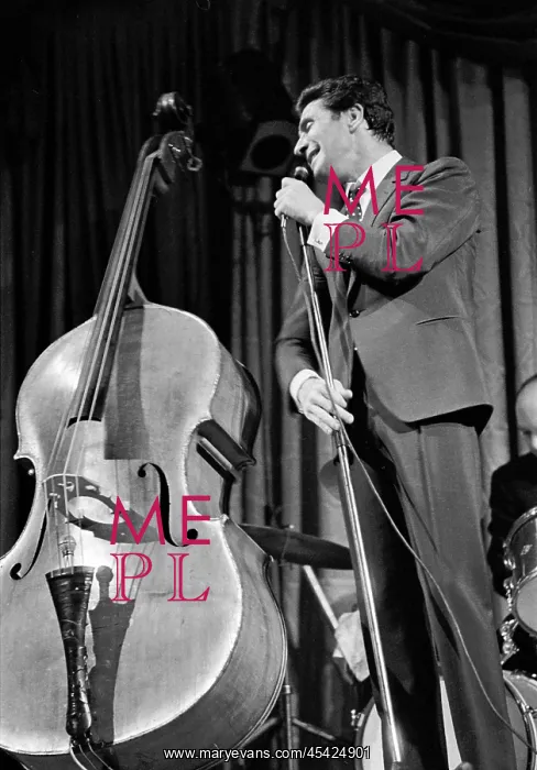 : Gilbert Becaud - singer - double bass : Gilbert Becaud - singer - double bass