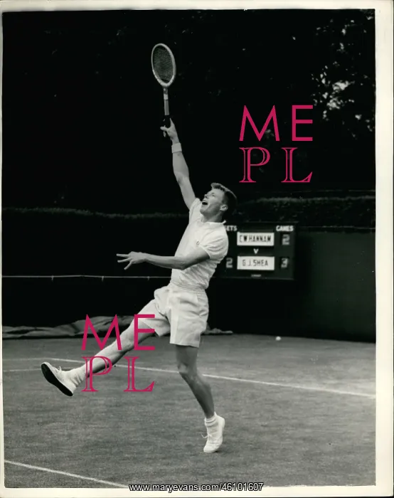 : Gilbert Shea in tennis match at Wimbledon : Gilbert Shea in tennis match at Wimbledon