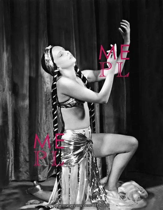  : Gina Falckenberg in From midnight, 1937