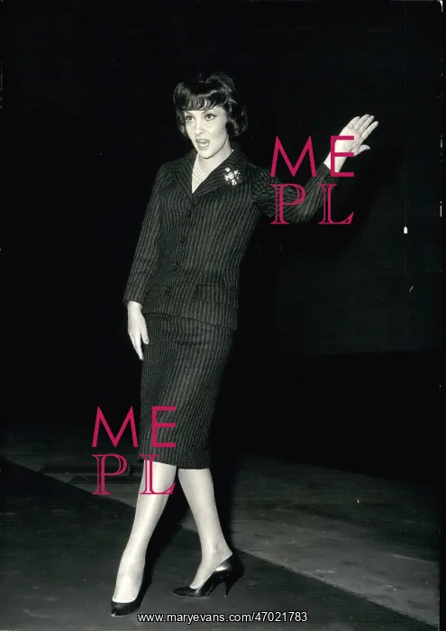 : Gina Lollobrigida in Paris : Gina Lollobrigida in Paris