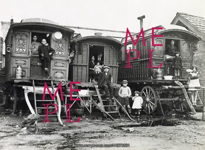 : GIPSIES AND CARAVAN / 30S : GIPSIES AND CARAVAN / 30S