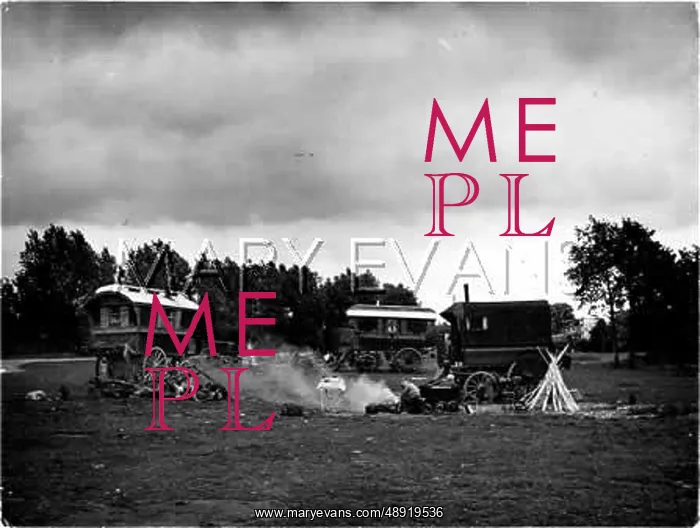 : GIPSY CARAVANS 1930S : GIPSY CARAVANS 1930S