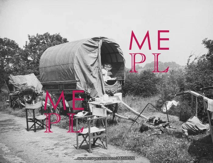 : GIPSY CARAVANS 1940S : GIPSY CARAVANS 1940S