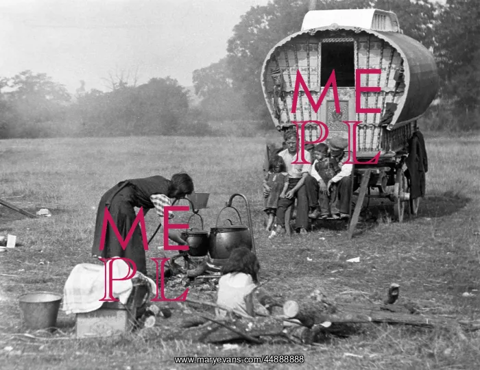  : GIPSY ENCAMPMENT MEAL