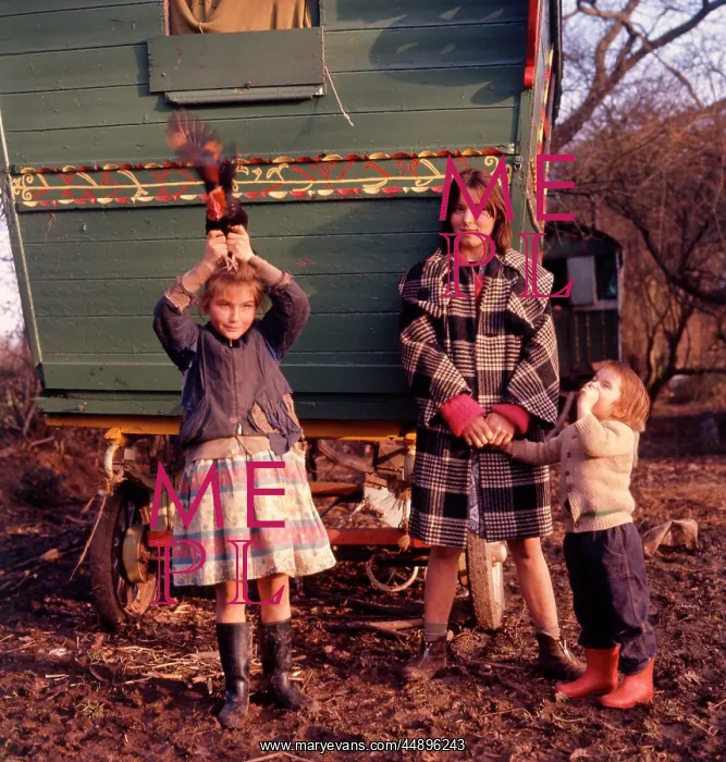 : Gipsy family outside their caravan : Gipsy family outside their caravan