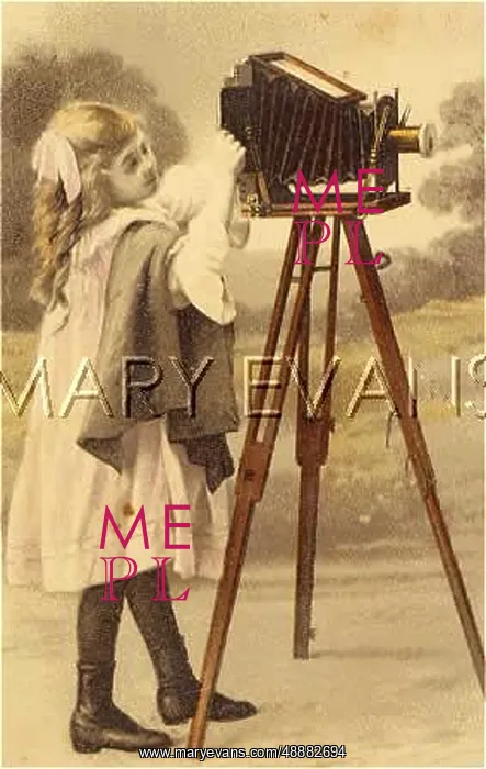  : GIRL & CAMERA 1900