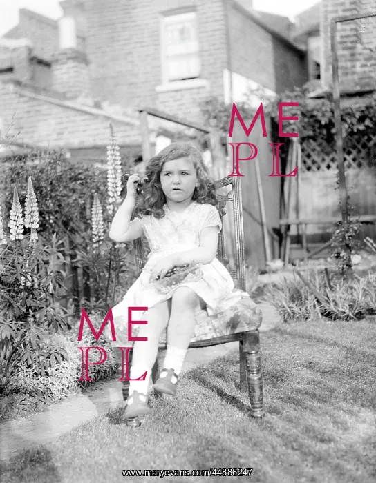 : GIRL WITH CHERRIES : GIRL WITH CHERRIES