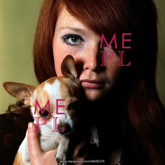 : Girl with chiwawa