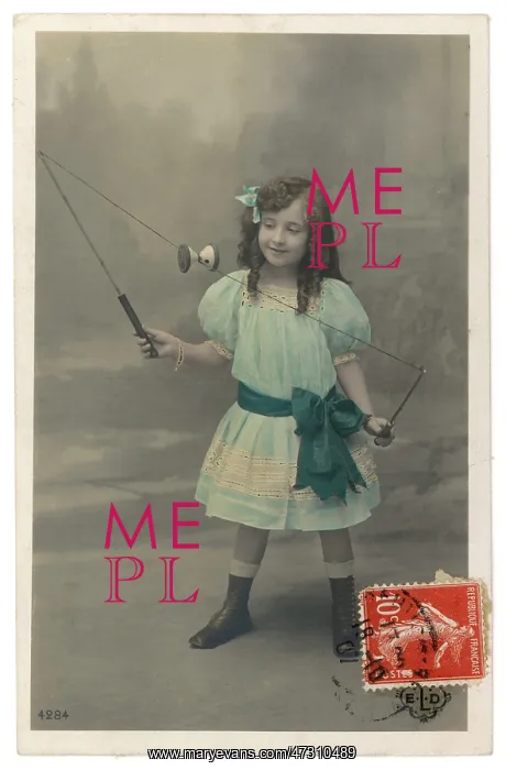  : GIRL WITH DIABOLO