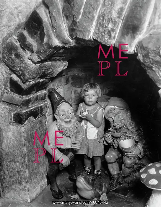 : Girl and dwarfs : Girl and dwarfs