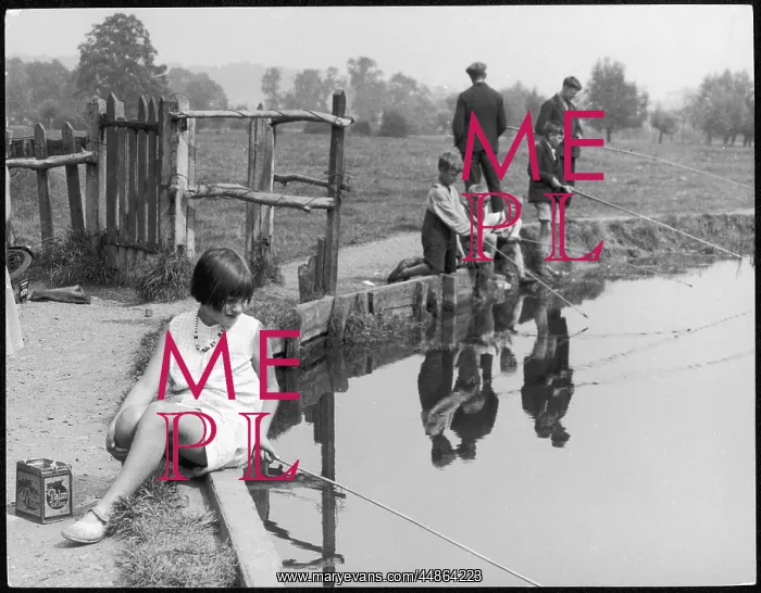 : GIRL FISHING : GIRL FISHING