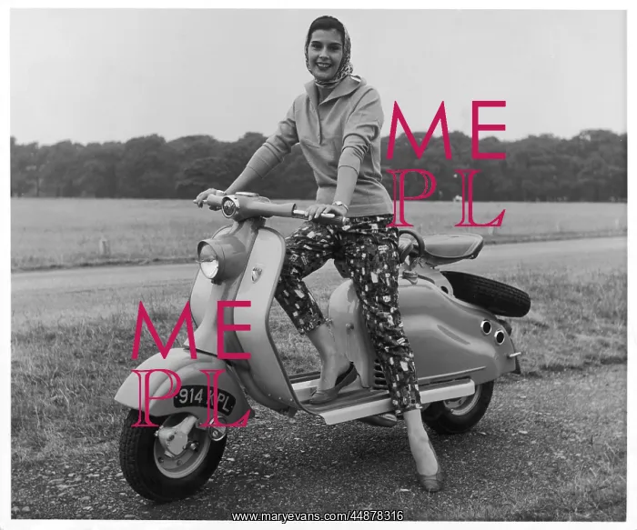 : GIRL ON A LAMBRETTA : GIRL ON A LAMBRETTA