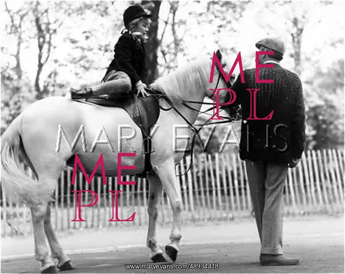 : GIRL MOUNTING HORSE : GIRL MOUNTING HORSE