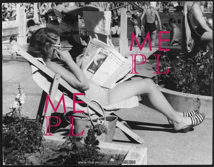 : GIRL READING : GIRL READING