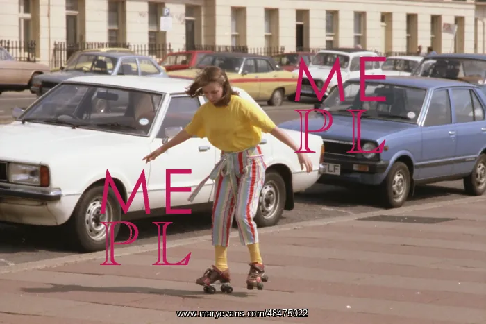  : Girl rollerskating - Brighton