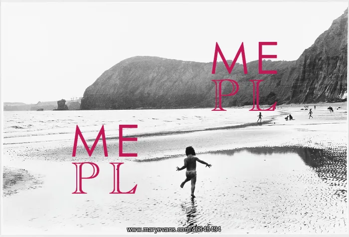 : GIRL / SIDMOUTH BEACH : GIRL / SIDMOUTH BEACH