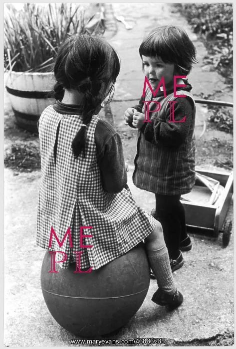 : GIRL WITH A SPACEHOPPER : GIRL WITH A SPACEHOPPER