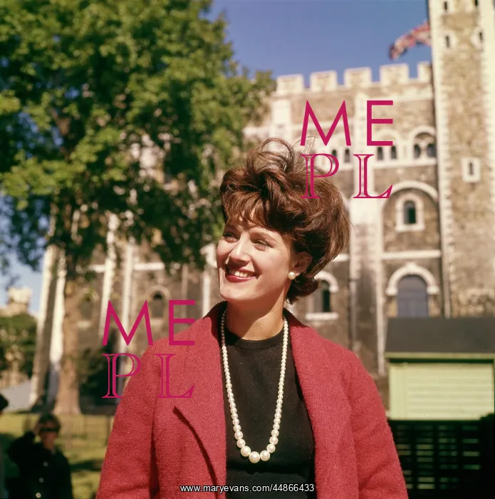 : GIRL ABOUT TOWN : GIRL ABOUT TOWN