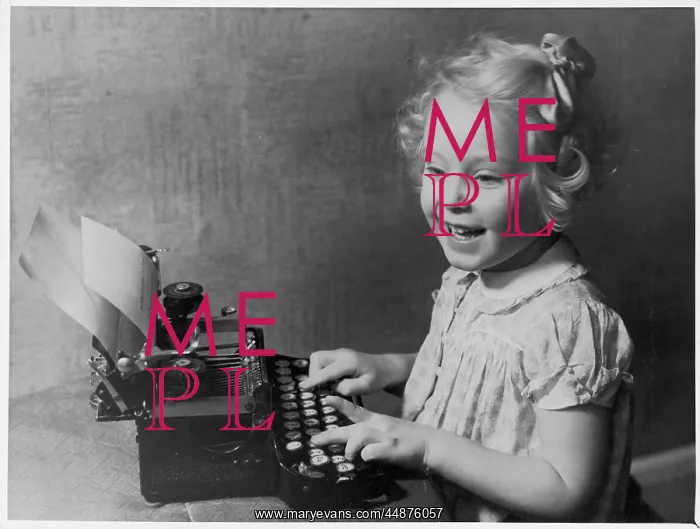 : GIRL TYPING : GIRL TYPING