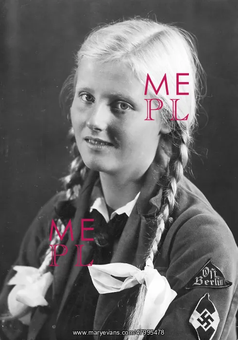 : Girl in the uniform of the BDM : Girl in the uniform of the BDM