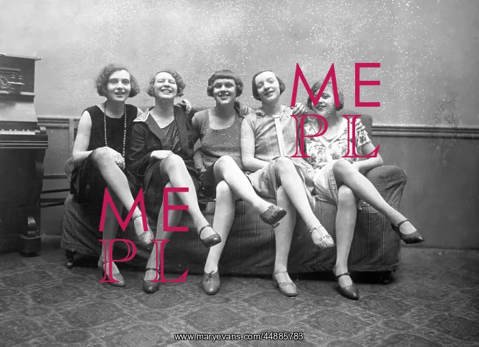 : Five Girls 1920s : Five Girls 1920s