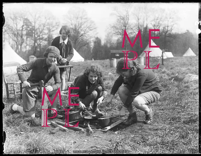 : Girls Camping 1930s : Girls Camping 1930s