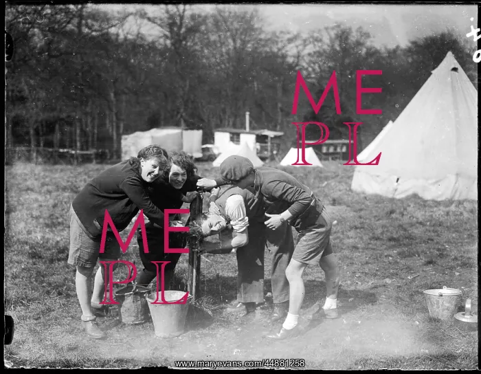 : Girls Camping 1930s : Girls Camping 1930s