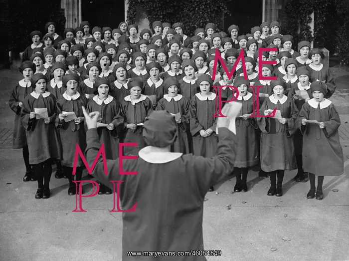 : Girl's choir practising : Girl's choir practising