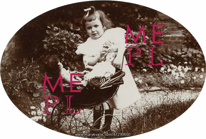 : GIRL'S DOLLS IN PRAM : GIRL'S DOLLS IN PRAM