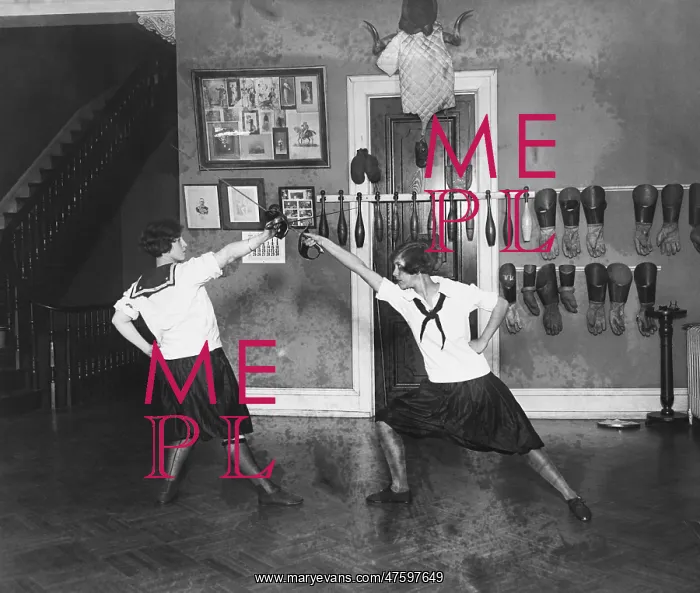 : Girls Fencing : Girls Fencing
