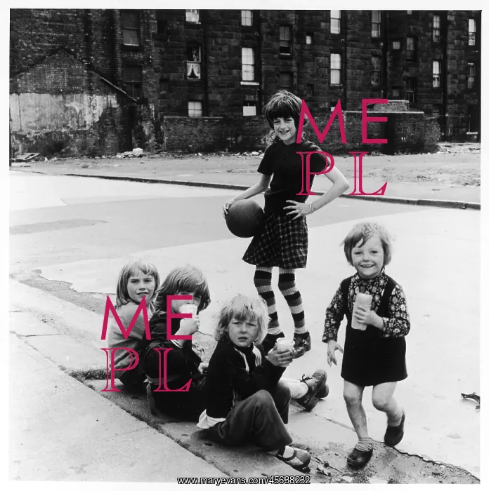 : GIRLS / GLASGOW KERB 1960S : GIRLS / GLASGOW KERB 1960S