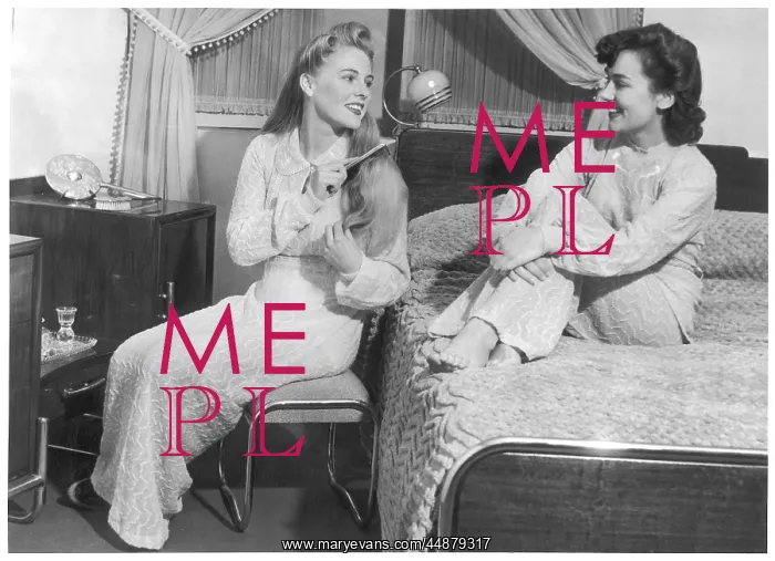 : GIRLS NIGHT IN : GIRLS NIGHT IN