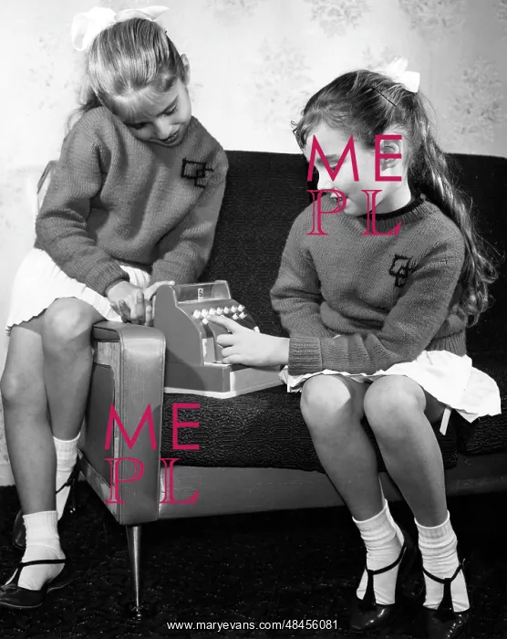 : GIRLS PLAYING SHOPS : GIRLS PLAYING SHOPS