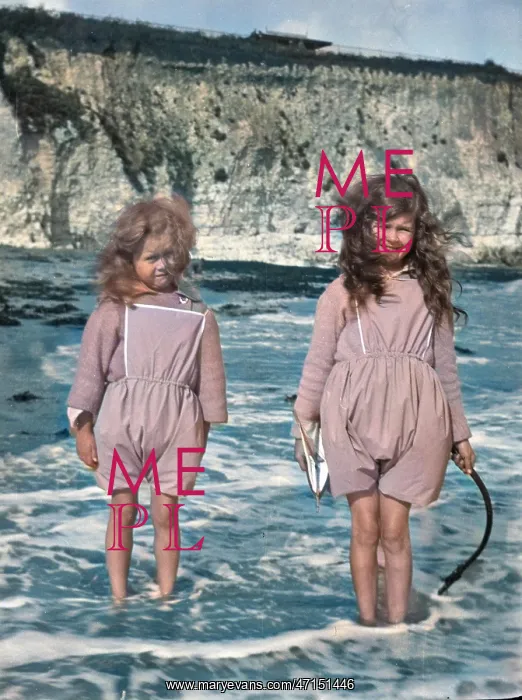 : Two girls at the seaside : Two girls at the seaside