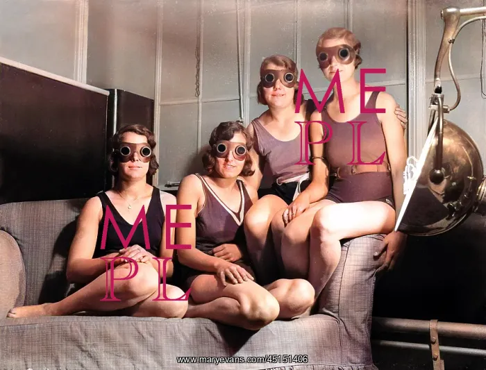 : Girls on Sun Bed : Girls on Sun Bed