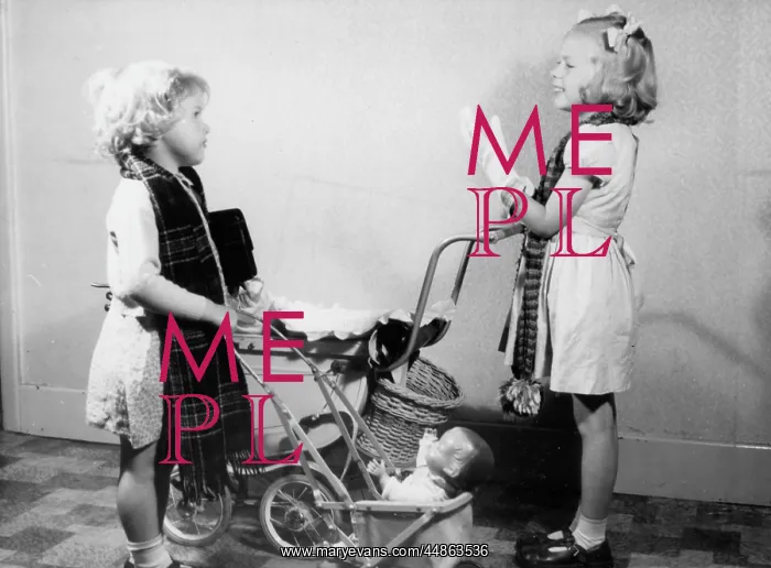 : GIRLS & TOY PRAMS : GIRLS & TOY PRAMS