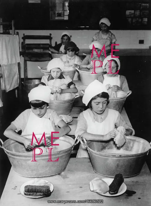 : Girls are trained in housekeeping : Girls are trained in housekeeping